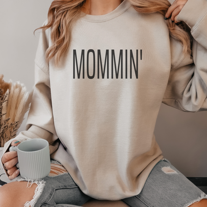 MOMMIN' Pullover