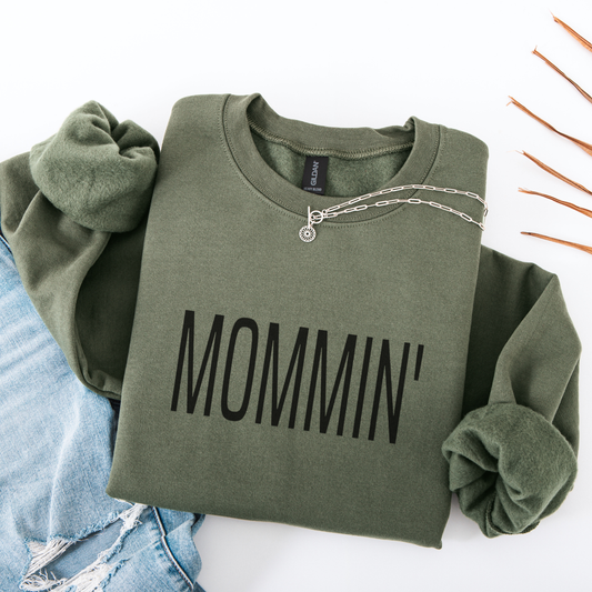 MOMMIN' Pullover