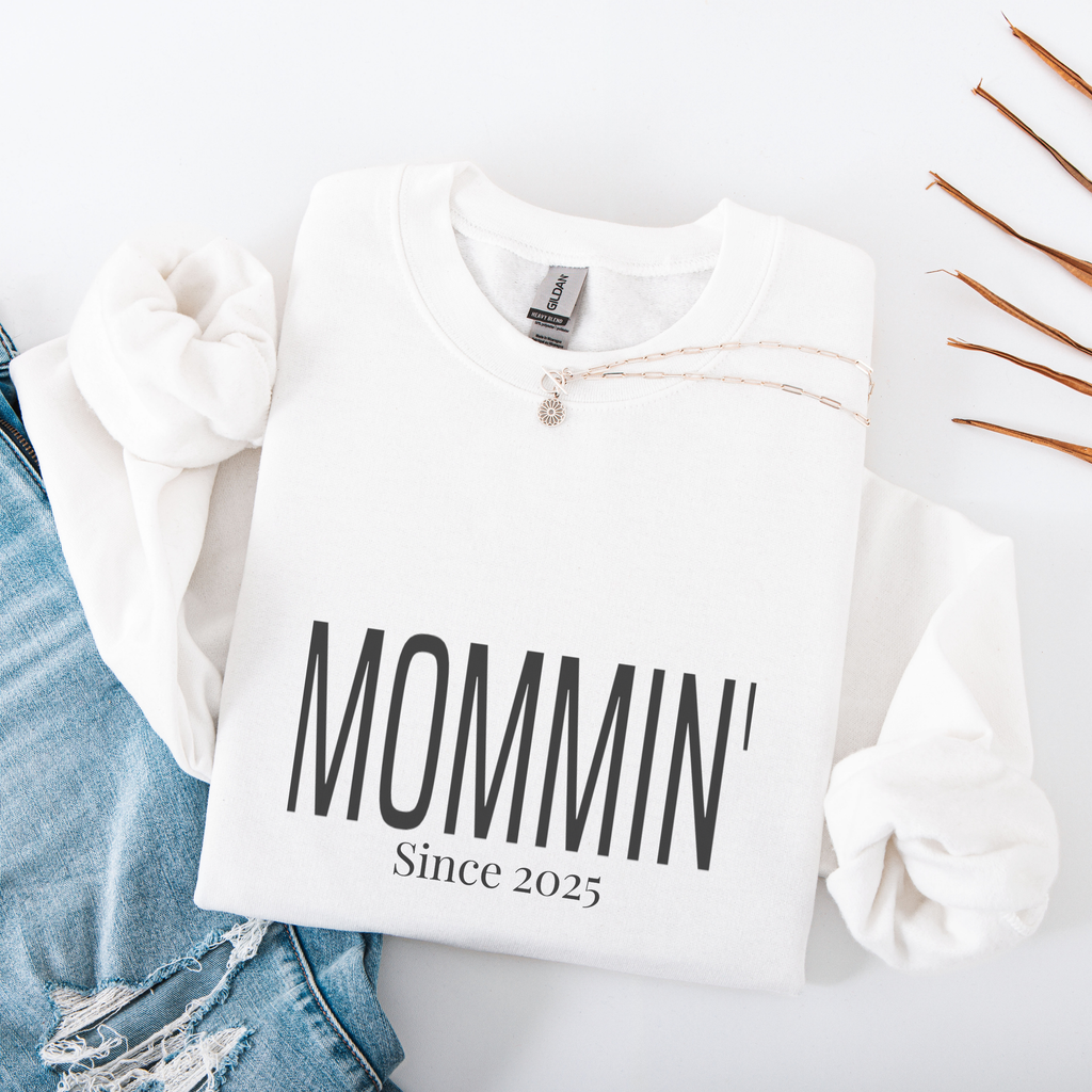 Personalized MOMMIN' Sweatshirt