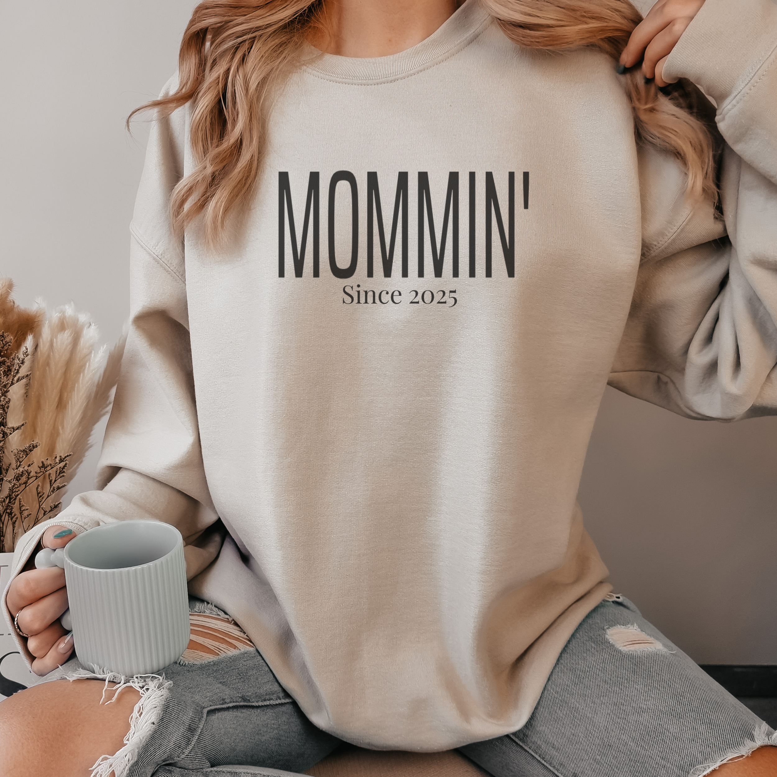 Personalized MOMMIN' Sweatshirt